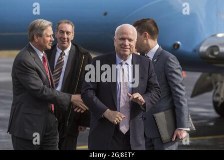 Tallinn 2014-04-14 Eine Delegation von US-Senatoren unter der Leitung von Senator John McCain wird Estland vom 14. Bis 15. April besuchen, um sich mit den estnischen Regierungsvertretern zu treffen. Zu der Delegation werden Senator John McCain und Senator John Hoeven gehören. Dieser Besuch ist Teil eines größeren regionalen Besuchs, der auch Stationen in Norwegen, Lettland, Litauen und der Republik Moldau umfassen wird. Foto Karli Saul/SCANPIX / SCANPIX BALTICS / TT / kod 20985 Ref: ** Stockfoto