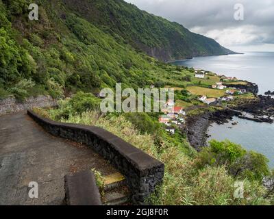 Faja das Almas an der Südküste. Sao Jorge Island, Azoren, Portugal. Stockfoto