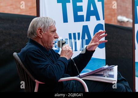 Luigi Ciotti, Küchenchef des Vereins „Libera“, während der Veranstaltung „Teatro sull'Acqua“, Arona, Italien. Stockfoto