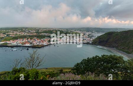 Horta, die Hauptstadt von Faial. Faial Island, eine Insel auf den Azoren im Atlantischen Ozean. Die Azoren sind eine autonome Region Portugals. Stockfoto