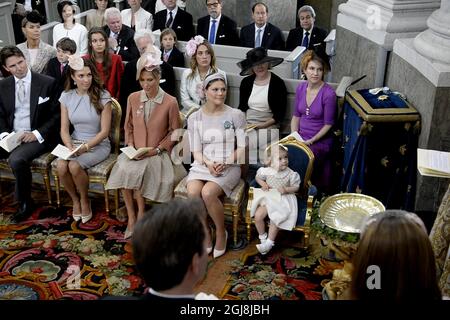 STOCKHOLM 20140608 L-R: Patrick Sommerlath, Louise Gottlieb, Tatjana D'Abo und Kronprinzessin Victoria mit Prinzessin Estelle während der Taufe für Prinzessin Leonore in der Königlichen Schlosskapelle Drottningholm bei Stockholm, Schweden 8. Juni 2014. Foto Bertil Ericson / TT / kod 10000 Stockfoto