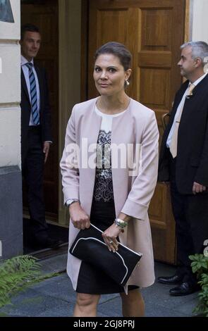 RIGA 2014-09-17 Kronprinzessin Victoria von Schweden besucht die Eckhaus-Ausstellung im ehemaligen KGB-Gebäude in Riga Lettland 17. September 2014. . Victoria ist zu einem offiziellen Besuch in Lettland014. . Victoria ist auf einem offiziellen Besuch in Lettland Foto: Suvad Mrkonjic / EXP / TT / kod 7116 ** OUT SWEDEN OUT** Stockfoto