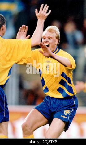 STOCKHOLM 2014-10-29 Datei 19984 der schwedische Fußballspieler Klas Ingesson ist 46 Jahre alt gestorben. Ingesson war Mitglied der schwedischen Nationalmannschaft, die bei der Weltmeisterschaft 1994 in den USA eine Bronzemedaille gewann. Er spielte für IFK Göteborg, Mechelen, PSV Eindhoven, Sheffield Wednesday, Bari, Bologna, Marseille und Lecce. Im letzten Jahr war er Trainer für das schwedische Team der Serie A, Elfsborg. Ingesson litt an Krebs. Foto: Peter Widing Kod: 106 COPYRIGHT SCANPIX SWEDEN Stockfoto