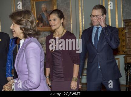 STOCKHOLM 20141118 Königin Silvia, Kronprinzessin Victoria und Prinz Daniel vor einem Mittagessen für den ehemaligen Sprecher des Riksdag im Königlichen Palast in Stockholm. Foto: Fredrik Sandberg / TT / Kod 10080 Stockfoto