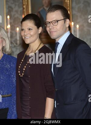 STOCKHOLM 20141118 Kronprinzessin Victoria und Prinz Daniel vor einem Mittagessen für den ehemaligen Riksdag-Sprecher im Königlichen Palast in Stockholm. Foto: Fredrik Sandberg / TT / Kod 10080 Stockfoto