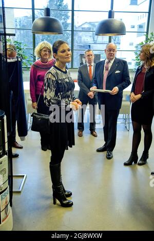 BORAS 2014-11-21 Kronprinzessin Victoria besuchte am 21. November 2014 das Textilmodezentrum der Universität in Boras, Schweden. Die Kronprinzessin schaute sich „intelligente Textilien“ an und nahm an einem Vortrag über den Konsum und das Recycling von Textilien Teil. Foto: Adam Ihse / TT / Kod 9200 Stockfoto