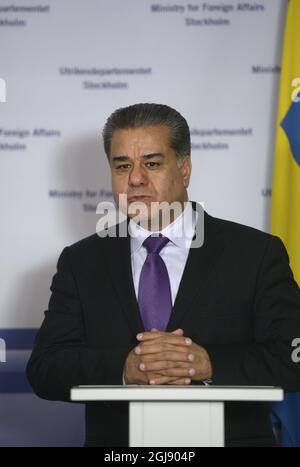 STOCKHOLM 2015-01-12 Falah Mustafa Bakir, Außenministerin der Regionalregierung Kurdistans (KRG) bei einer gemeinsamen Pressekonferenz mit SwedenÂ Außenministerin Margot Wallstrom nach ihrem Treffen im Außenministerium in Stockholm am 12. januar 2015. Foto: Fredrik Sandberg / TT / Kod 10080 Stockfoto