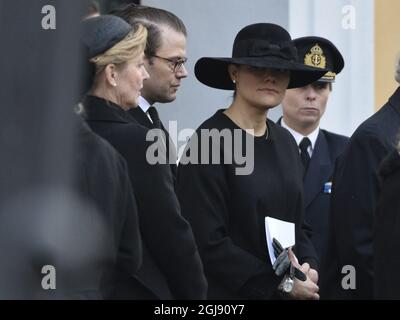 STOCKHOLM 2015-02-04 Peter Wallenberg und Kronprinzessin Victoria während der Beerdigung des schwedischen Industriellen Peter Wallenberg in der Katarina-Kirche in Stockholm, Schweden, am 4. Februar 2015. Foto: Anders Wiklund / TT kod 10040 Stockfoto