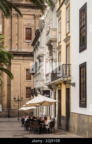 Spanien, Kanarische Inseln, Gran Canaria, Las Palmas de Gran Canaria, Plaza Santa Ana, Straßencafé Stockfoto