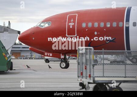 STOCKHOLM 20150305 parkte Boeing 737-800 Flugzeuge der Billigfluggesellschaft Norwegian am 5. März 2015 auf dem Flughafen Stockholm Arlanda. 650 Piloten, die von der Norwegian Air Norway (NAN) beschäftigt sind, sind auf Streikerdungsflügen in Norwegen, Schweden und Dänemark. Foto: Johan Nilsson / TT / ** SCHWEDEN AUS ** Stockfoto