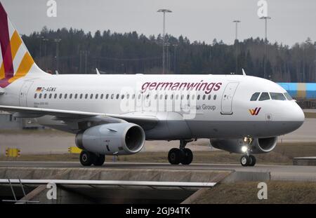 ARLANDA 2015-03-26 Ein Airbus 319 von Germanwings besteuert nach der Landung nach einem Flug von Hamburg zum Flughafen Stockholm Arlanda am 26. März 2015. Foto: Johan Nilsson / TT / Code 50090 Stockfoto