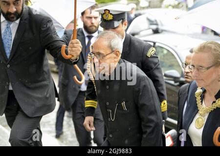 Der indische Präsident Shri Pranab Mukherjee kommt am 02. Juni 2015 zu einem Besuch an der Uppshaler Universität in Uppsalen, etwa 70 km nördlich von Stockholm, Schweden, an. Der Präsident hielt vor seiner Abreise nach einem dreitägigen offiziellen Besuch in Schweden eine Rede an der Universität. Foto: Janerik Henriksson / TT / Code 10010 Stockfoto