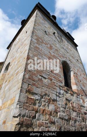 Turm der mittelalterlichen Bentheimer Hügelburg in Bentheim in Niedersachsen. Das Schloss ist aus Sandsteinblöcken gebaut Stockfoto