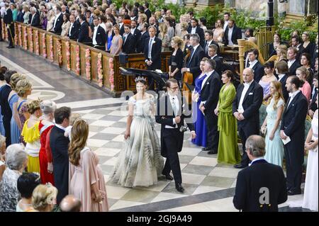 EXKLUSIV - Kronprinzessin Victoria und Prinz Daniel treffen zur Hochzeit von Prinz Carl Philip und Sofia Hellqvist in der Königlichen Kapelle in Stockholm, Schweden, am 13. Juni 2015 ein. Foto: Anders Wiklund / TT / kod 10040 Stockfoto