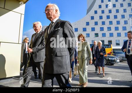 Elke Büdenbender, Bundespräsident Frank-Walter Steinmeier, Königin Silvia und König Carl Gustaf kommen am 09. September 2021 zum Mittagessen im Neuen Rathaus Kiruna in Schweden an. Der deutsche Bundespräsident ist zu einem dreitägigen Staatsbesuch in Schweden. Foto: Anders Wiklund / TT-Code 10040 Stockfoto