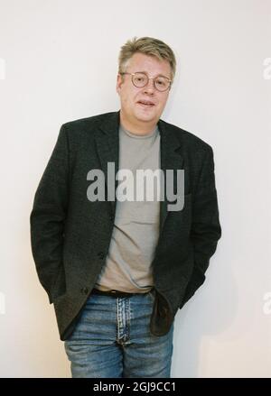 *Datei-Bild im Zusammenhang mit der Veröffentlichung des neuen Jahrtausendbuches August 27* STOCKHOLM 2004-11-02 Schwedischer Journalist und Autor stieg Larsson. Stieg Larsson starb 2004 im Alter von 50 Jahren an einem Herzinfarkt. Seine drei Thriller, die unveröffentlicht wurden, als er starb, "Men who hasse Women", 2005 , "The girl who played with Fire", 2006 und "The air Castle that explodierte", 2007 sind alle Bestseller in Schweden und in mehreren anderen Ländern. Foto: Britt-Marie Trensmar / SCANPIX Code 36710 Stockfoto