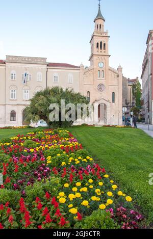 Europa, Kroatien, Split. St. Francis Kirche und Kloster. Erbaut im 13. Jahrhundert, mehrfach zerstört und wieder aufgebaut. Stockfoto