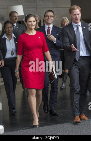 LIMA 20151019 Kronprinzessin Victoria und Prinz Daniel werden bei einem Besuch der Universität von Lima gesehen Peru, 19. Oktober 2016 das schwedische Kronprinzenpaar ist auf einem fünftägigen Besuch in Peru und Kolumbien Foto Jonas Ekstromer / TT / kod 10030 Stockfoto