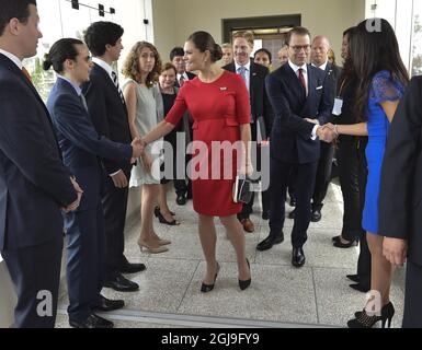 LIMA 20151019 Kronprinzessin Victoria und Prinz Daniel werden bei einem Besuch der Universität von Lima gesehen Peru, 19. Oktober 2016 das schwedische Kronprinzenpaar ist auf einem fünftägigen Besuch in Peru und Kolumbien Foto Jonas Ekstromer / TT / kod 10030 Stockfoto