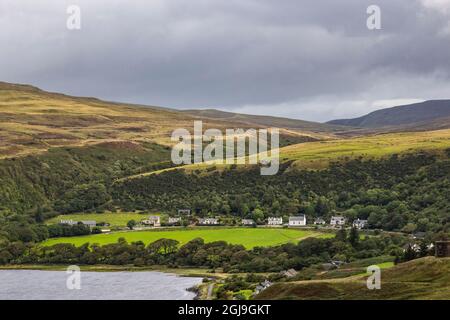 Northern Skye, in der Nähe der Halbinsel Trotternish, ist die kleine Stadt Uig. Stockfoto