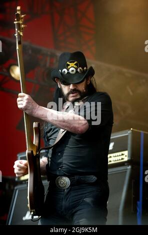 ROSKILDE 20100704 Ian 'Lemmy' Kilmister och Motorhead treten während des Roskilde Festival Sonntags in der Orange Scene auf. Foto: Pontus Lundahl / SCANPIX / kod 10050 Stockfoto