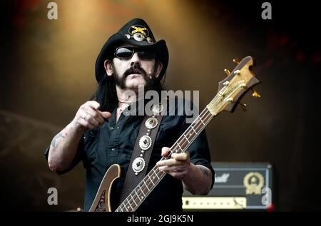 ROSKILDE 20100704 Ian 'Lemmy' Kilmister och Motorhead treten während des Roskilde Festival Sonntags in der Orange Scene auf. Foto: Pontus Lundahl / SCANPIX / kod 10050 Stockfoto