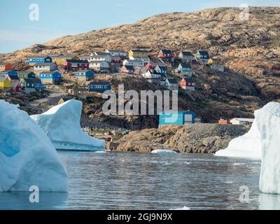 Die Stadt Uummannaq, nordwestlich von Grönland, liegt auf einer Insel im Uummannaq Fjordsystem. Stockfoto
