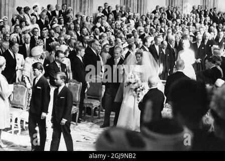 ARKIV 19610525. Prinzessin Birgitta und Prinz Johann Georg von Hohenzollern während ihrer Hochzeit im Königlichen Palast in Stockholm, Schweden, Foto: Svenskt Pressfoto / SCANPIX / Kod: 20360 Stockfoto