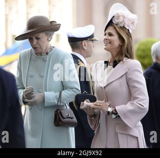 STOCKHOLM 2016-04-30 Prinzessin Benedikte und Prinzessin Madeleine, die am Samstag, den 30. April 2016, an einer Chorfeier anlässlich des Geburtstages des Königs in Lejonbacken im Königlichen Palast teilnahmen. Foto: Jessica Gow / TT / kod 10070 Stockfoto