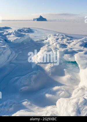 Ufer der gefrorenen Disko Bay im Winter, Westgrönland, Dänemark Stockfoto