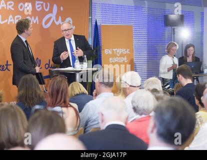 STOCKHOLM 20160602 Frans Timmermans, erster Vizepräsident der Europäischen Kommission, wird während eines Seminars über die Zukunft der EU in der Â„EuropahusetÂ“, der Vertretung der EU-Kommission in Stockholm, Schweden, am 2. Juni 2018, sprechen sehen Foto: Fredrik Sandberg / TT / Kod10080 Stockfoto