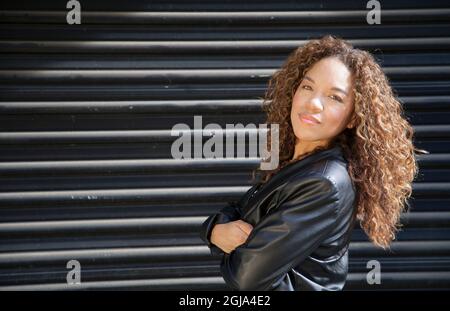 Junge afroamerikanische gemischte ethnische Frau (MR). Stockfoto
