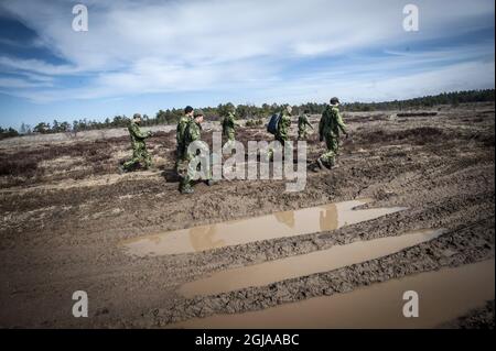 GOTLAND 2010-05-24 die schwedische afghanische Einsatztruppe wird bei der Verrätung auf der Insel Gotlan gesehen Foto: Yvonne Asell / SVD / TT / Kod: 30202 Uniform, Militär, Waffe Stockfoto