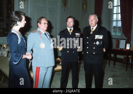 STOCKHOLM 1976-03-29 von links Prinzessin Christina, Josip Tito, Präsident Jugoslawiens auf Staatsbesuch in Schweden, König Carl XVI Gustaf und Prinz Bertil während einer Fotogelegenheit im Königlichen Palast in Stockholm, Schweden, März 29,1976. Foto: PEO Isander SVT Code 5600 Stockfoto