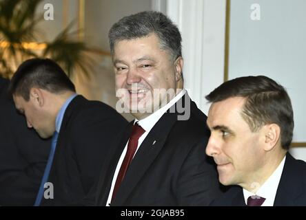 STOCKHOLM 2016-11-14 der ukrainische Präsident Petro Poroschenko bei einer Pressekonferenz am 14. November 2016 im schwedischen Regierungsgebäude Rosenbad in Stockholm. Foto: Claudio Bresciani / TT / Kod 10090 ** SCHWEDEN AUS ** Stockfoto