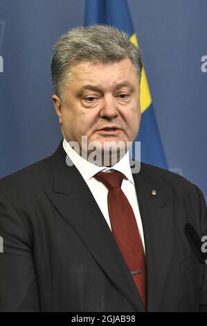 STOCKHOLM 2016-11-14 der ukrainische Präsident Petro Poroschenko bei einer Pressekonferenz am 14. November 2016 im schwedischen Regierungsgebäude Rosenbad in Stockholm. Foto: Claudio Bresciani / TT / Kod 10090 ** SCHWEDEN AUS ** Stockfoto