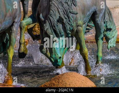 Die Bronzeskulptur, 'Mustangs of Las Colinas' in Williams Square Plaza, Irving, Texas, USA Stockfoto