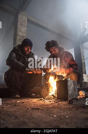 BELGRAD 2017-01-11 Flüchtlinge aus hauptsächlich Afghanistan und Pakistan in einem Flüchtlingslager in Belgrad, Serbien, 11. Januar 2017 Foto: Lars Pehrson / SVD / TT / Kod: 30152 ** OUT SWEDEN Stockfoto