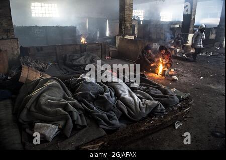 BELGRAD 2017-01-11 Flüchtlinge aus hauptsächlich Afghanistan und Pakistan in einem Flüchtlingslager in Belgrad, Serbien, 11. Januar 2017 Foto: Lars Pehrson / SVD / TT / Kod: 30152 ** OUT SWEDEN Stockfoto