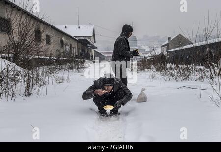 BELGRAD 2017-01-11 Flüchtlinge aus hauptsächlich Afghanistan und Pakistan in einem Flüchtlingslager in Belgrad, Serbien, 11. Januar 2017 Foto: Lars Pehrson / SVD / TT / Kod: 30152 ** OUT SWEDEN Stockfoto