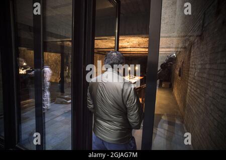 BERLIN 2016-12-19 der chinesische Künstler und Dissident Ai Weiwei in seinem Underground-Studio in Berlin, Deutschland, 12. Dezember 2016. Foto: Staffan Lowstedt / SVD / TT / Kod: 30312 Stockfoto