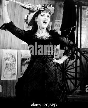 5963849 ABENTEUER DES INTELLIGENTEREN BRUDERS VON SHERLOCK HOLMES, Madeline Kahn, 1975; © 20th Century Fox Film Corporation; Everett Collection; . Stockfoto