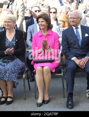 STOCKHOLM 20170824 Königin Silvia und König Carl Gustaf von Swden sind bei den Feierlichkeiten zum 100-jährigen Bestehen der Republik Finnland im Zentrum von Stockholm zu sehen Foto: Henrik Montgomery / TT / kod 10060 Stockfoto