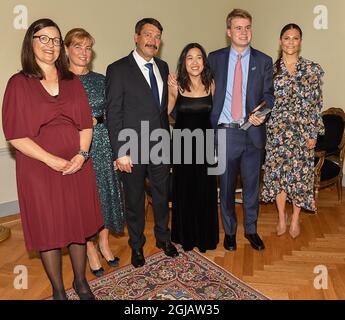 STOCKHOLM 20170829 von links Anna Ekstrom, Schwedens Ministerin für Oberschule und Erwachsenenbildung, Ungarns erste Dame Anita Herczegh, der ungarische Präsident Janos Ader, Die Junioren-Wasserpreisträger Rachel Chang und Ryan Thorpe aus den USA und Schwedens Kronprinzessin Victoria 29 bei der Verleihung des Stockholmer Junioren-Wasserpreises am 2017. August 2017 in Stockholm. Foto: Jonas EKstromer / TT kod 10030 Stockfoto