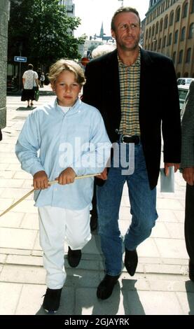 Der schwedische Tennisspieler Bjorn Borg mit seinem Sohn Robin Stockfoto