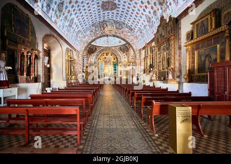 Mexiko, Tlacochahuaya. Die Kirche San Jeronimo Tlacochahuaya wurde zusammen mit einem Kloster am Ende des 16. Jahrhunderts gebaut. Stockfoto