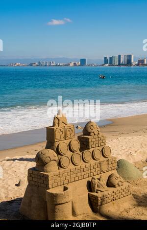 Sand Skulpturen an der Playa Los Muertos Beach, Puerto Vallarta, Jalisco, Mexiko. Stockfoto