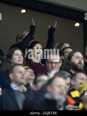 STOCKHOLM 2017-11-10 Schwedens Kronprinzessin Victoria und Prinz Daniel während der FIFA Fußball-Weltmeisterschaft 2018 im europäischen Qualifikationsspiel Schweden gegen Italien in der Friends Arena in Stockholm, Schweden, am Freitag, den 10. November 2017. Foto: Pontus Lundahl / TT / code10050 Stockfoto