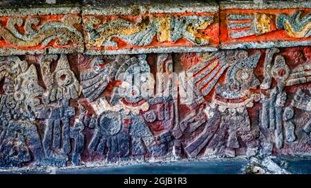 Alte aztekische Schnitzerei des Adlers. Templo Mayor Museum, Mexiko-Stadt, Mexiko. Stockfoto