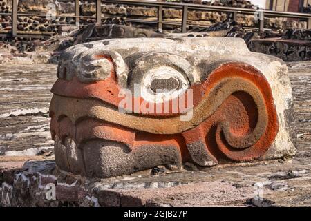 Alte aztekische Schlangenstatue. Templo Mayor Museum, Mexiko-Stadt, Mexiko. Stockfoto